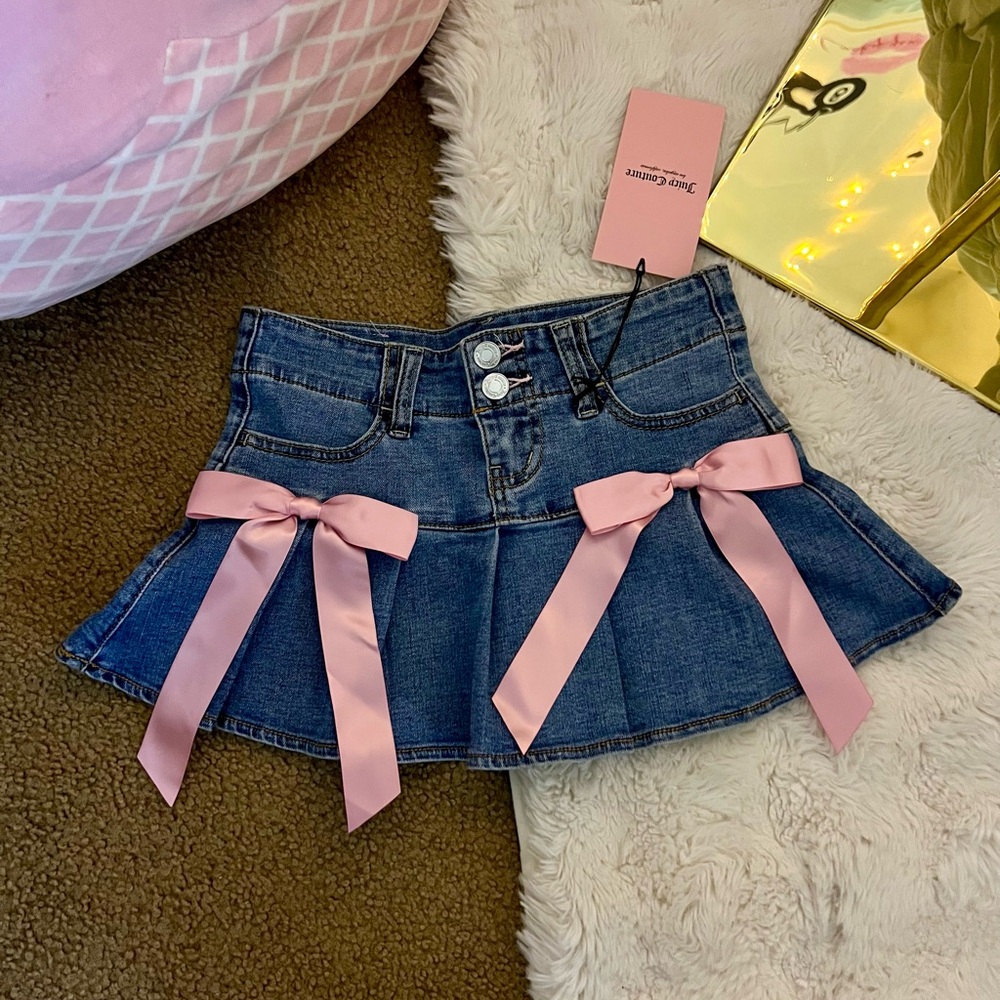 00 Juicy Couture Mini Skirt ❀